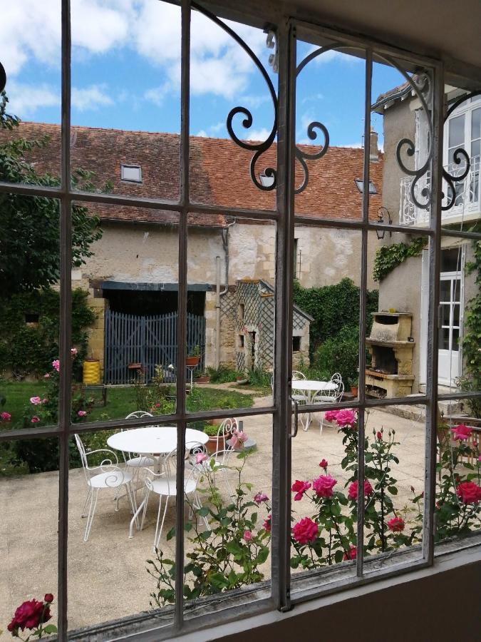 Le Relais Des Roses- Chambres D'Hotes Vatan Экстерьер фото