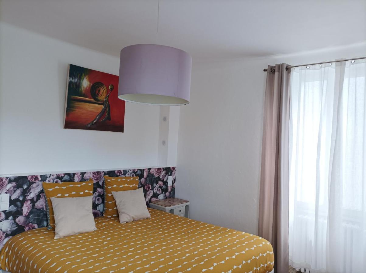 Le Relais Des Roses- Chambres D'Hotes Vatan Экстерьер фото