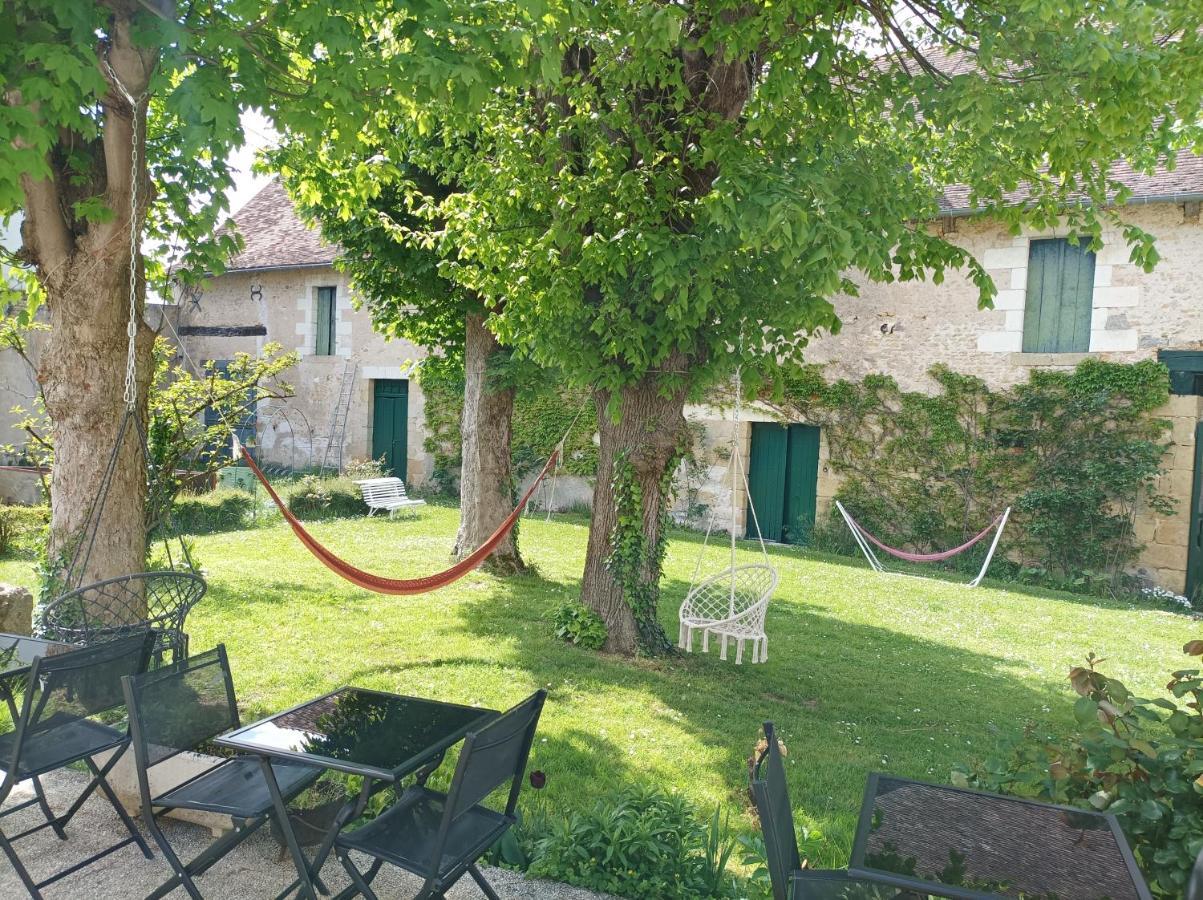 Le Relais Des Roses- Chambres D'Hotes Vatan Экстерьер фото