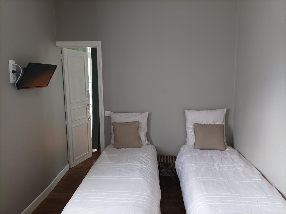 Le Relais Des Roses- Chambres D'Hotes Vatan Экстерьер фото