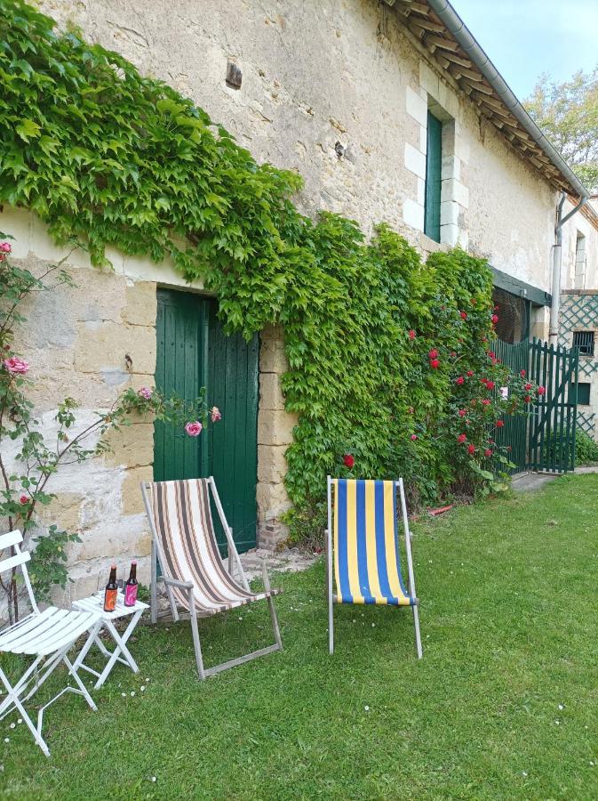 Le Relais Des Roses- Chambres D'Hotes Vatan Экстерьер фото
