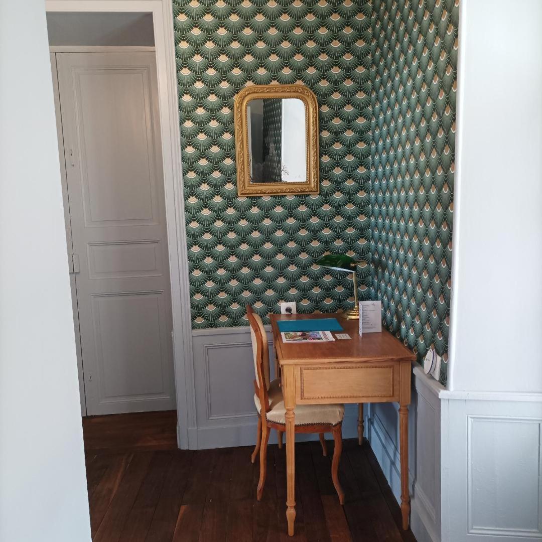 Le Relais Des Roses- Chambres D'Hotes Vatan Экстерьер фото