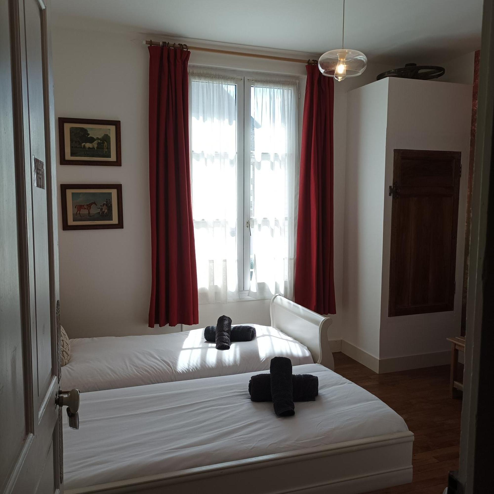 Le Relais Des Roses- Chambres D'Hotes Vatan Номер фото